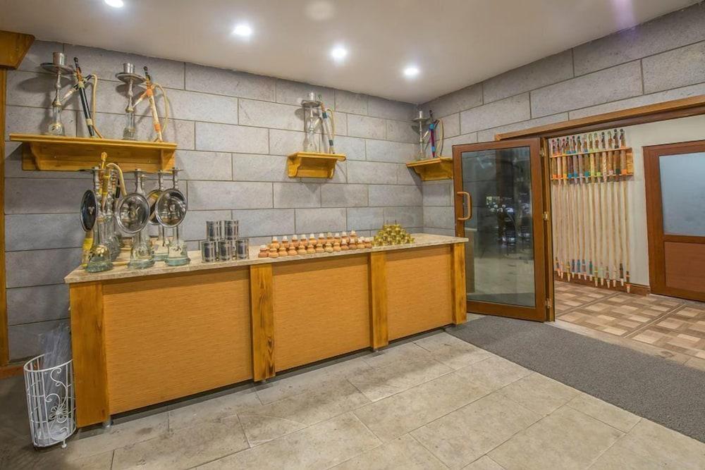 Отель Babillon & Restaurant
