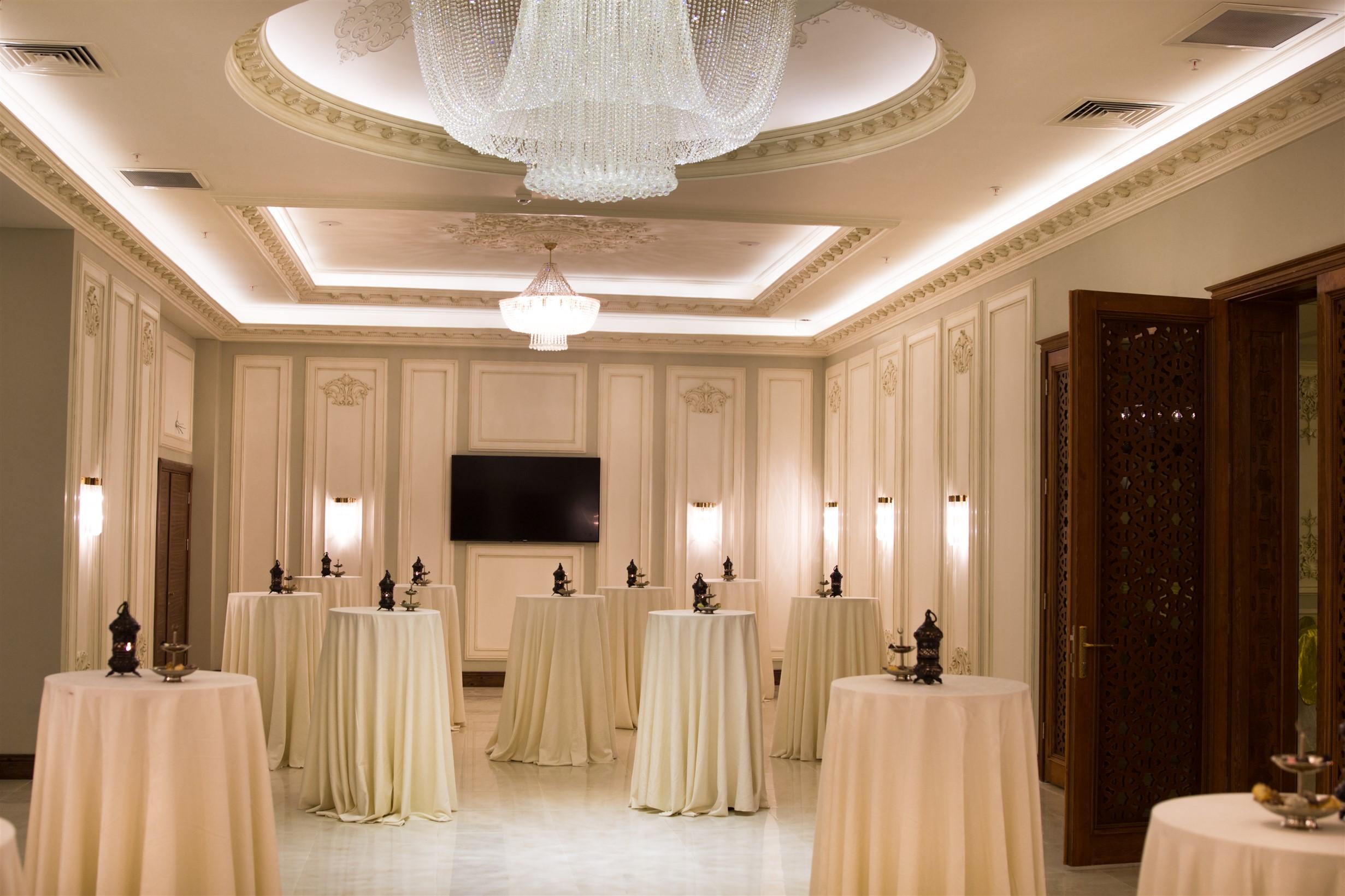 Babillon & Restaurant מלון 5*